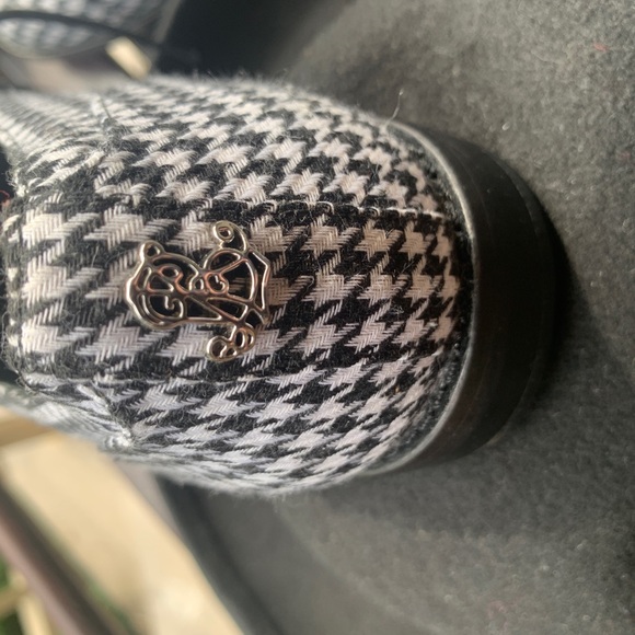WOMEN’S RALPH LAUREN HOUNDSTOOTH BLACK AND WHITE SHOES SIZE 7. - Picture 3 of 4
